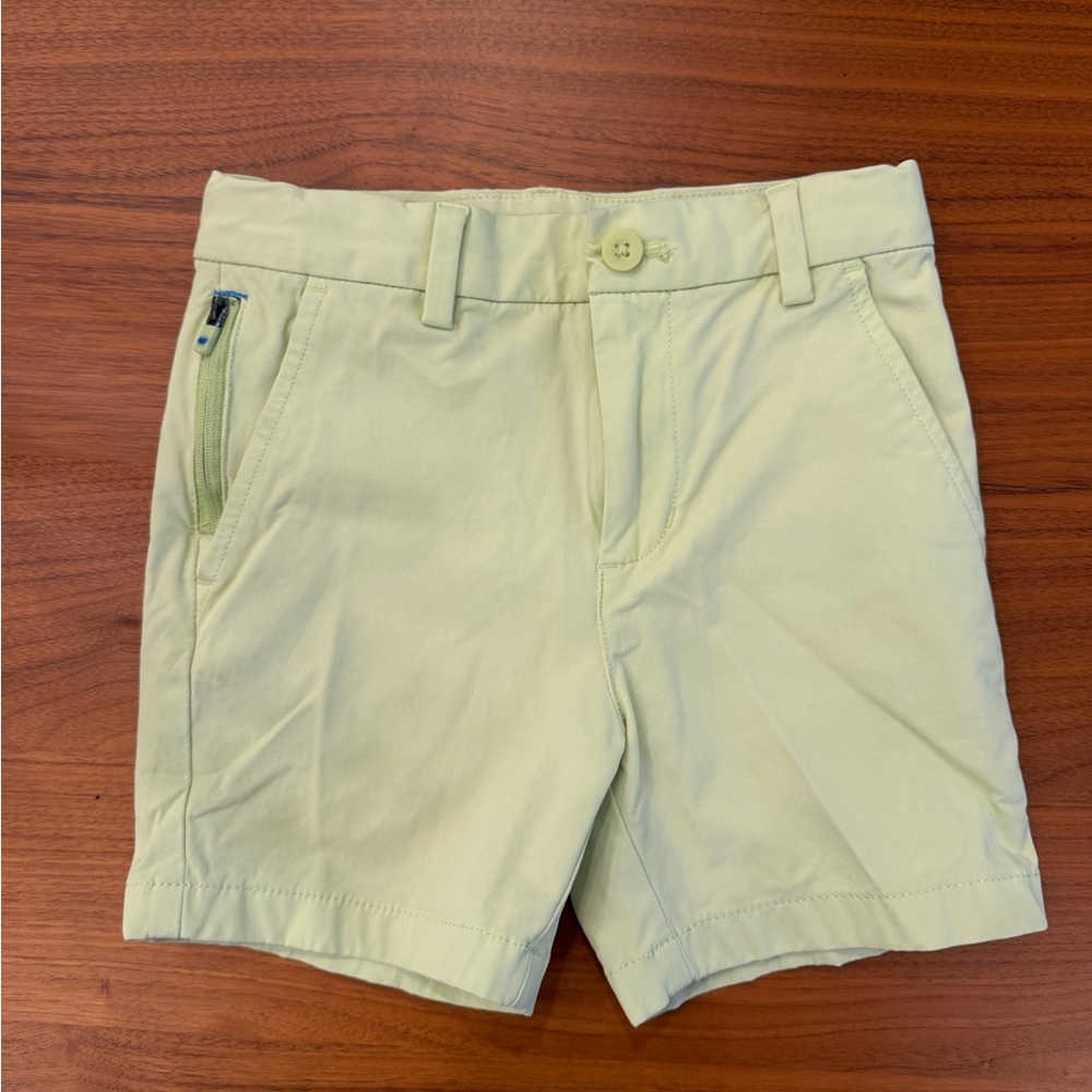 Boys vineyard vines shorts size 5